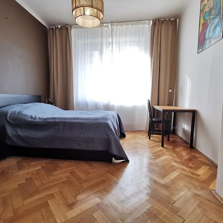 Cozy Spacious Apartment With Balcony Krakow Exterior photo